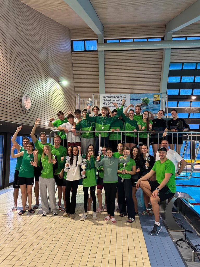 Spannung beim 32. Internationalen Schwimmfest um die DAT-Pokale